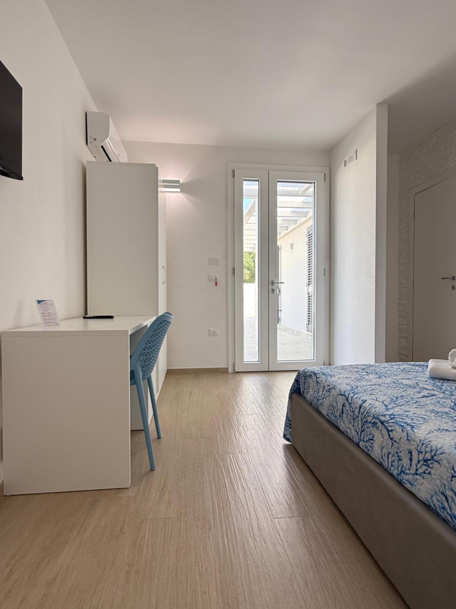 B&B Bianco Mediterraneo Torre Ovo Extérieur photo